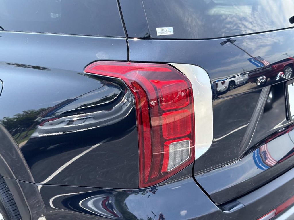 Used 2023 Hyundai Palisade Limited FWD image 11