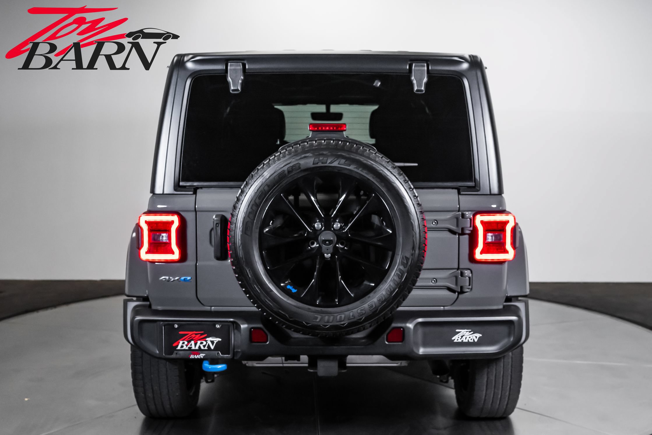 Used 2023 Jeep Wrangler Unlimited Sahara AWD/4WD image 4