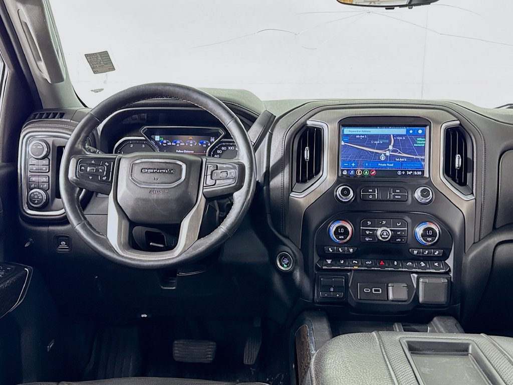 Used 2022 GMC Sierra 3500 Denali w/ Denali Black Diamond Edition AWD/4WD image 12