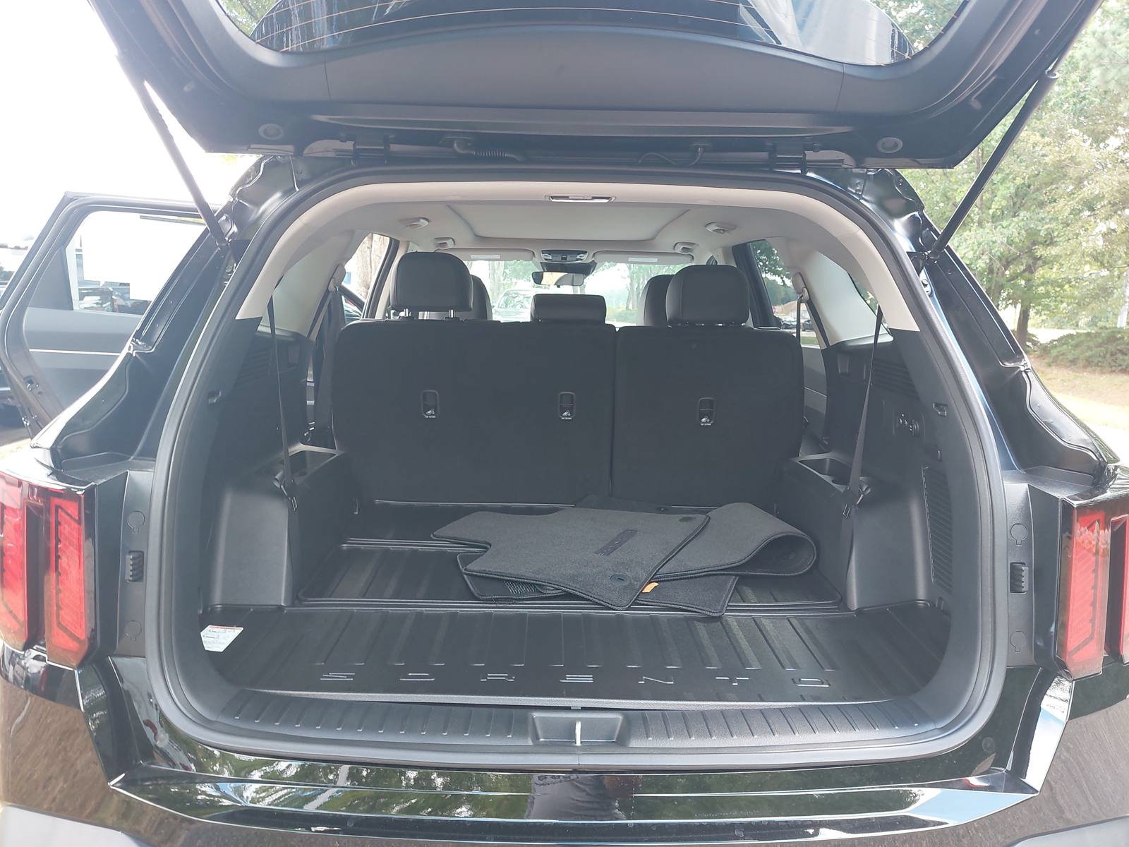 New 2026 Kia Sorento S FWD image 12