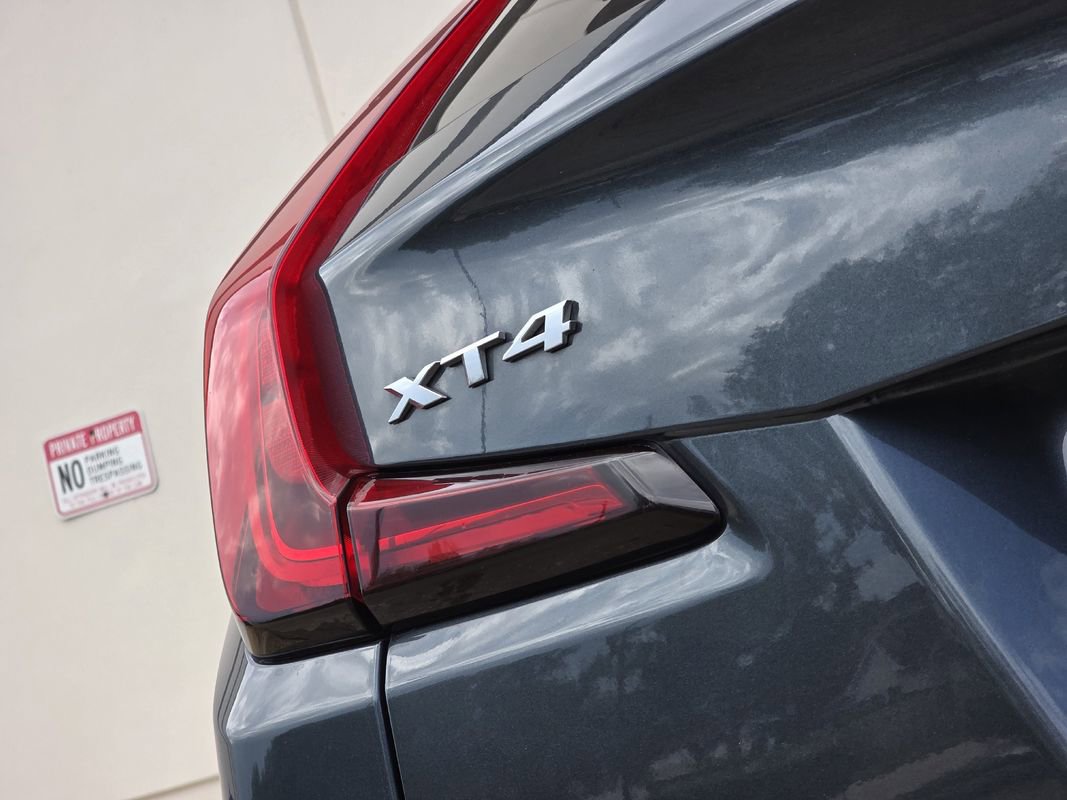 Used 2019 Cadillac XT4 Premium Luxury FWD image 38