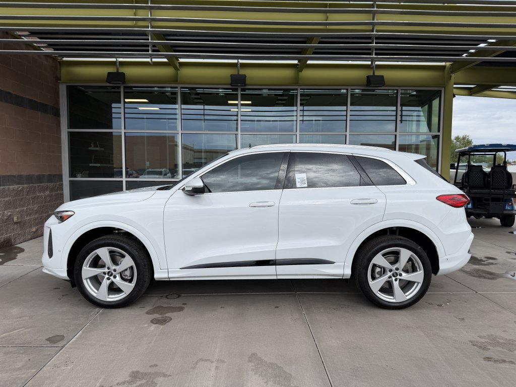 Used 2025 Audi Q5 Premium Plus w/ Premium Plus AWD/4WD image 7