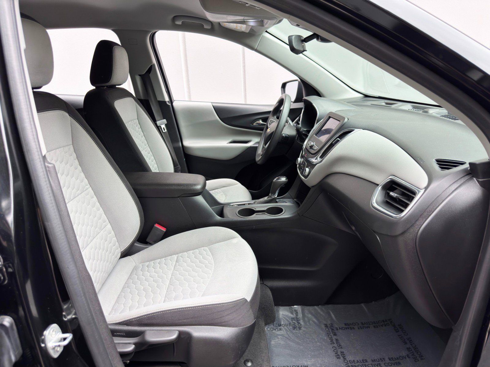 Used 2020 Chevrolet Equinox LS w/ LS Convenience Package FWD image 14