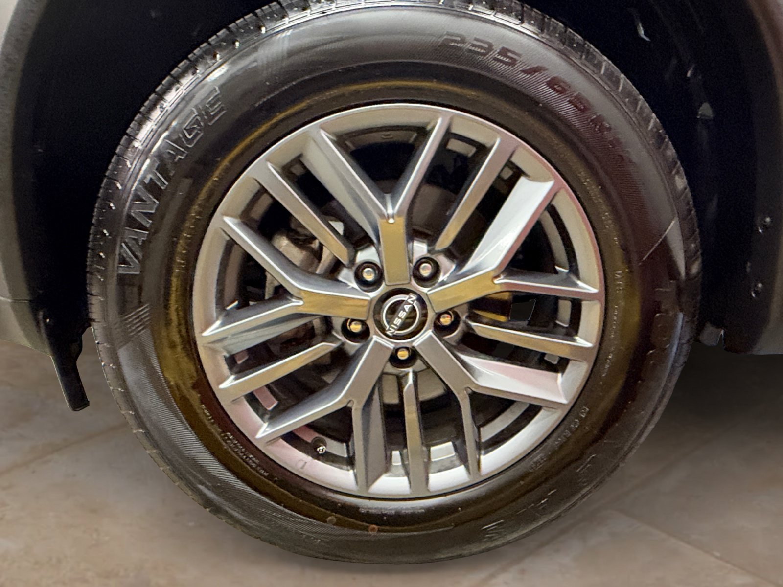 Used 2024 Nissan Rogue S FWD image 27