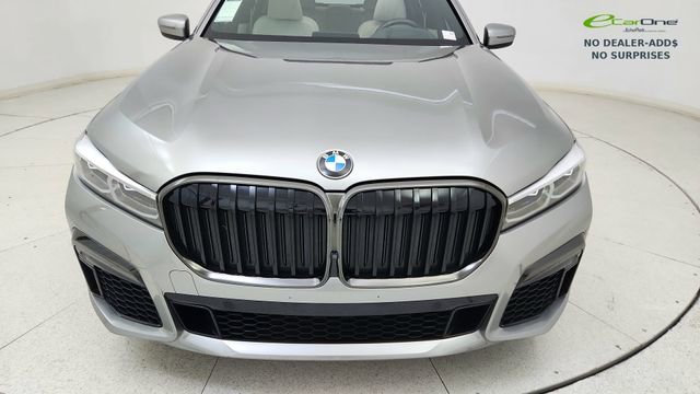 Used 2022 BMW 740i xDrive w/ M Sport Package AWD/4WD image 9