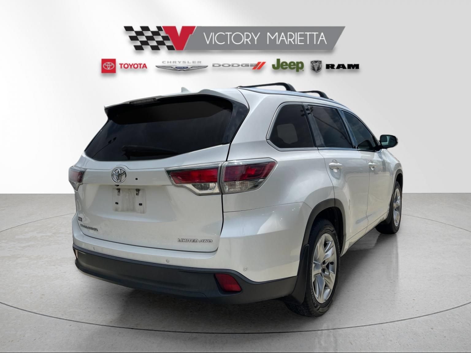Used 2016 Toyota Highlander Limited Platinum AWD/4WD image 4