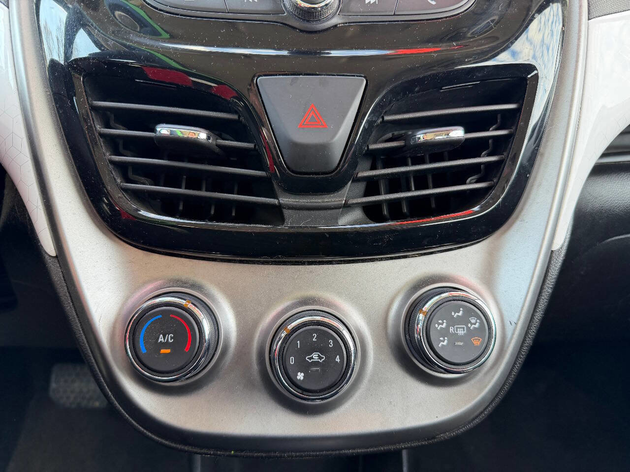 Used 2016 Chevrolet Spark LT image 20