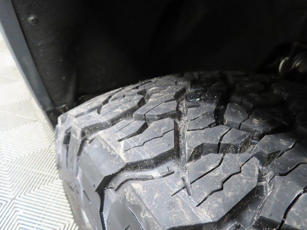 Used 2025 GMC Sierra 2500 SLT w/ SLT Convenience Package image 7