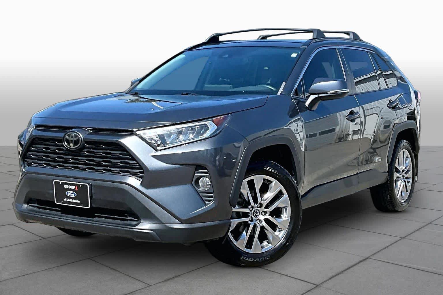 Used 2019 Toyota RAV4 XLE Premium FWD image 36