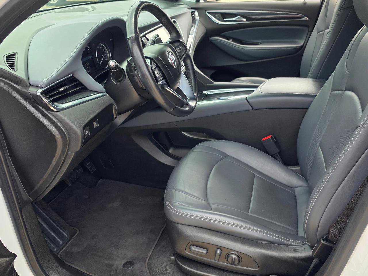 Used 2023 Buick Enclave Essence w/ Experience Buick Package FWD image 8
