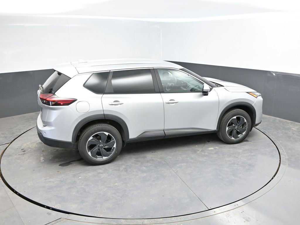 Used 2025 Nissan Rogue SV AWD/4WD image 28