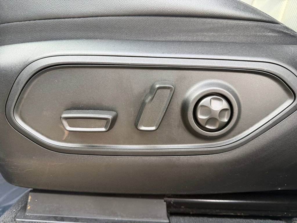 Used 2023 Jeep Grand Cherokee 4WD 4xe w/ Luxury Tech Group II image 16