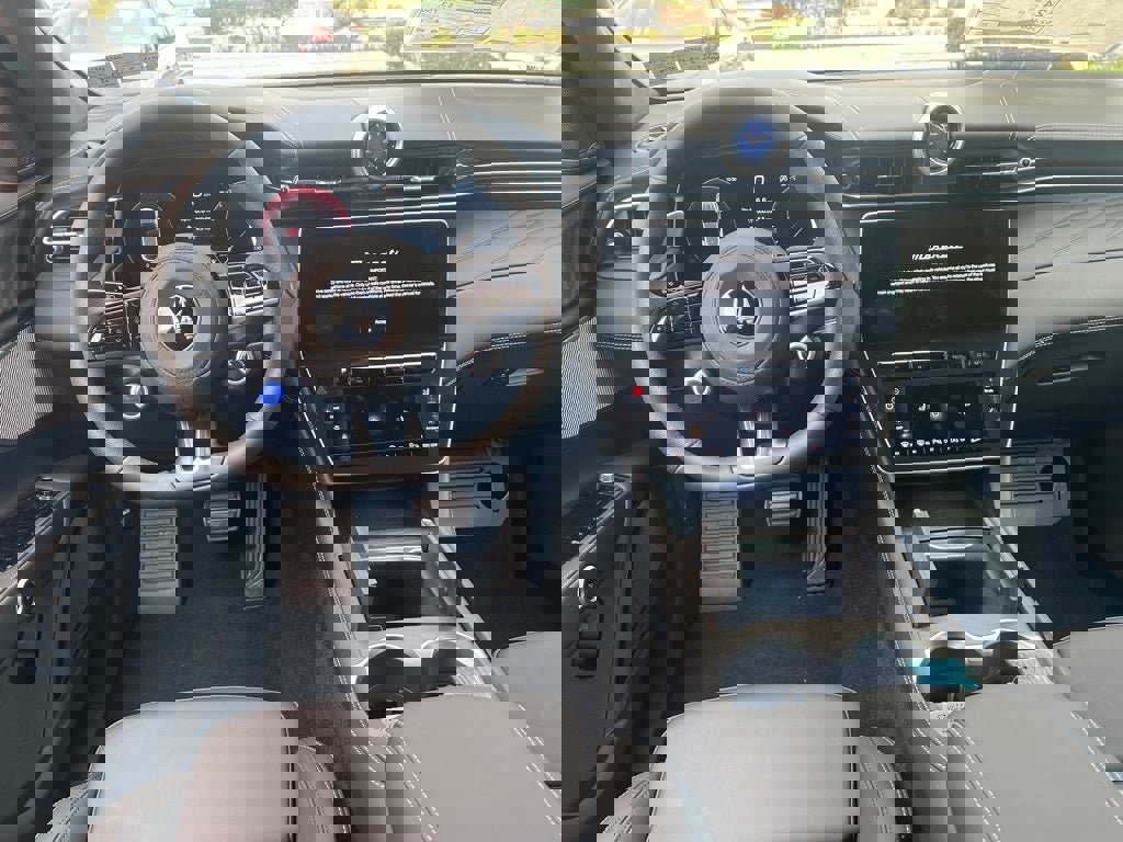 New 2025 Maserati Grecale GT image 11