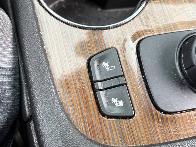 Used 2020 GMC Acadia SLE w/ Driver Convenience Package AWD/4WD image 17
