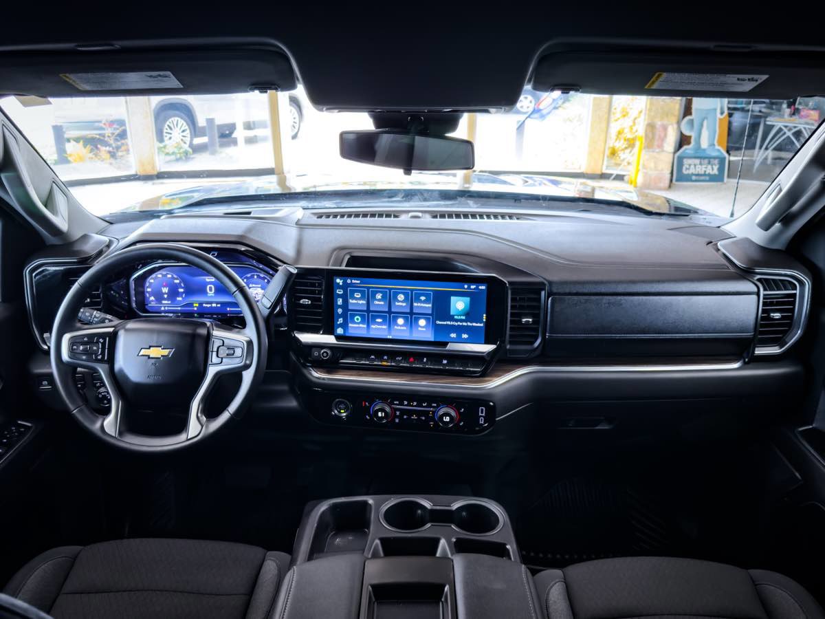 Used 2024 Chevrolet Silverado 1500 LT image 36