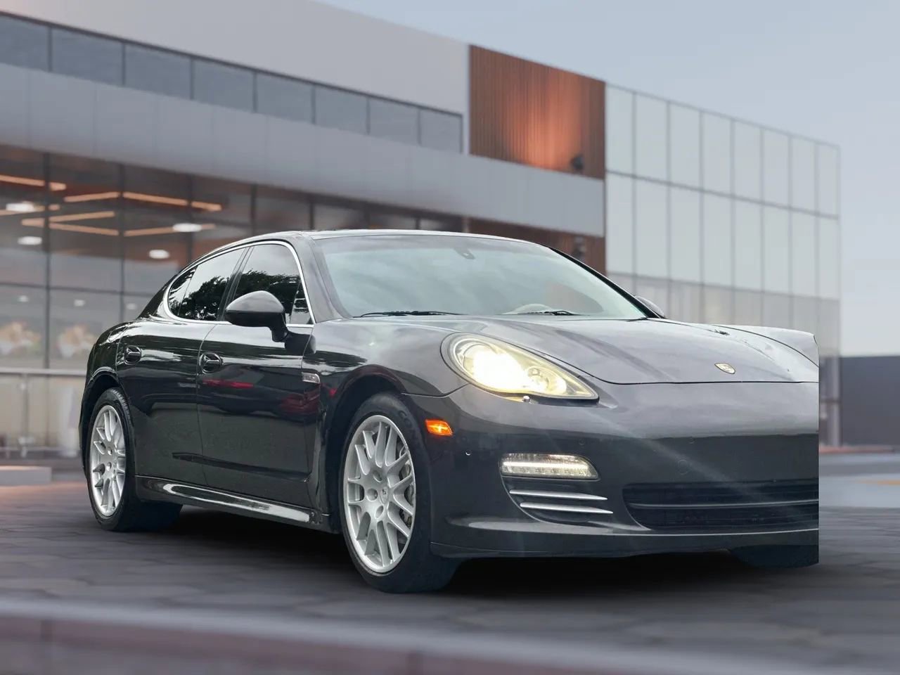 Used 2010 Porsche Panamera 4S image 5