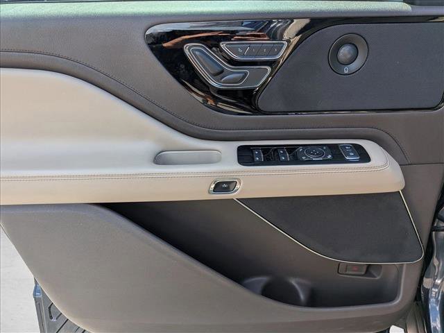 Used 2022 Lincoln Aviator Reserve w/ Equipment Group 201A AWD/4WD image 10