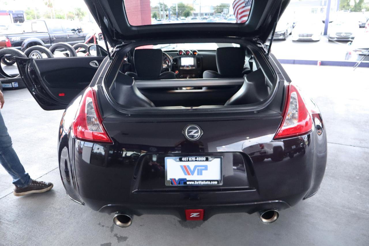 Used 2015 Nissan 370Z Coupe RWD image 29