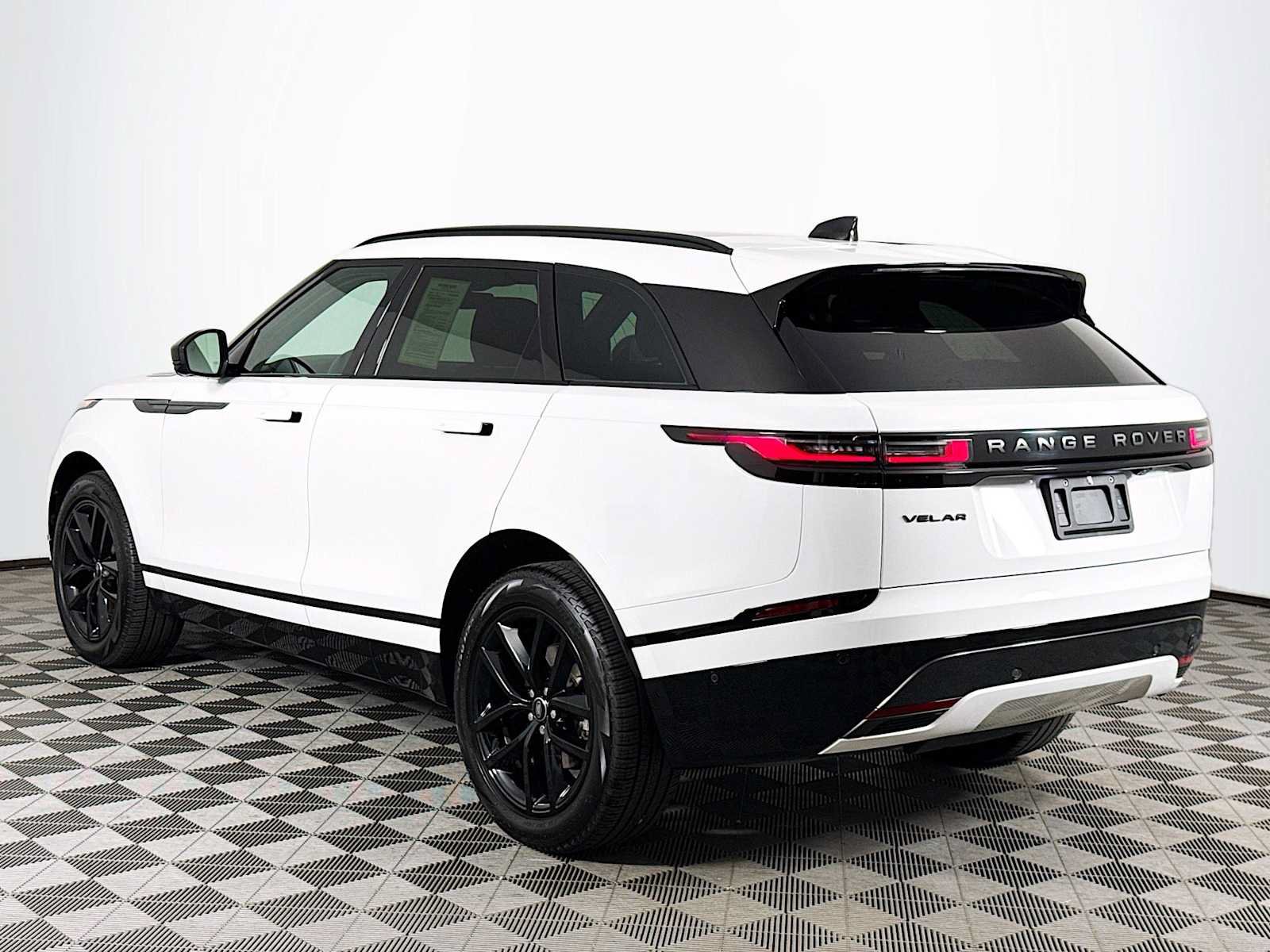 Used 2026 Land Rover Range Rover Velar Dynamic SE AWD/4WD image 7