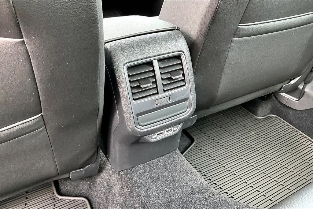 Certified 2020 Volkswagen Passat 2.0T SE FWD image 18