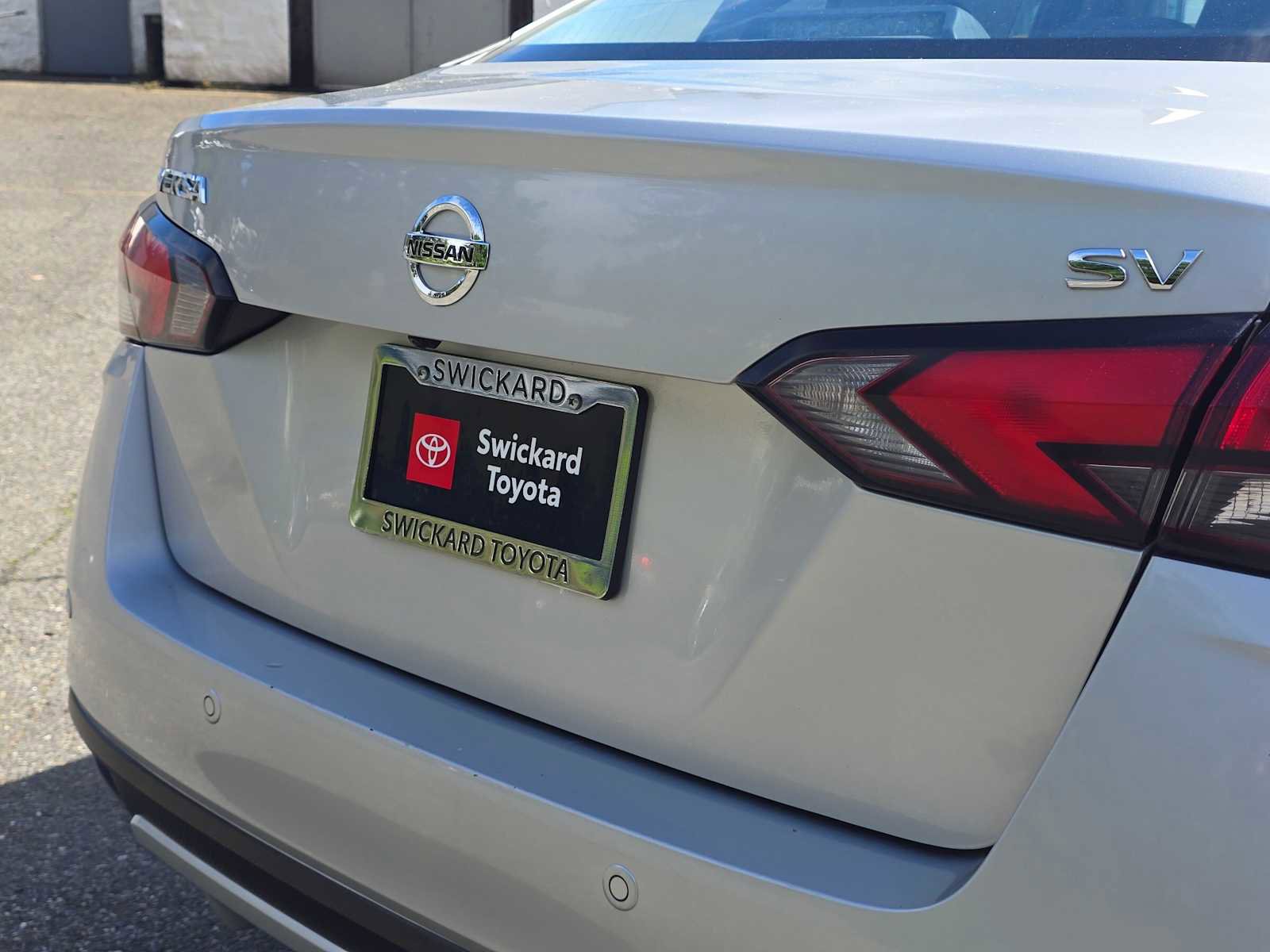 Used 2022 Nissan Versa SV w/ Trunk Package FWD image 13