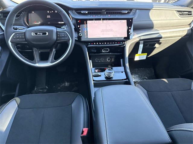 New 2026 Jeep Grand Cherokee Laredo image 3