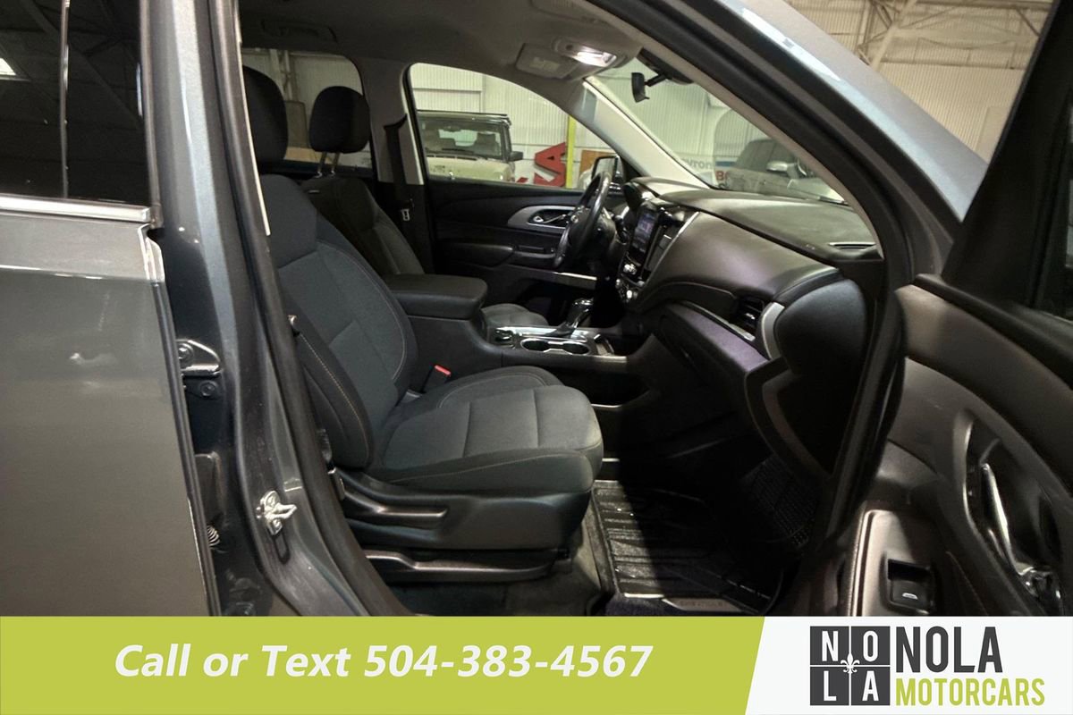 Used 2020 Chevrolet Traverse LT image 28