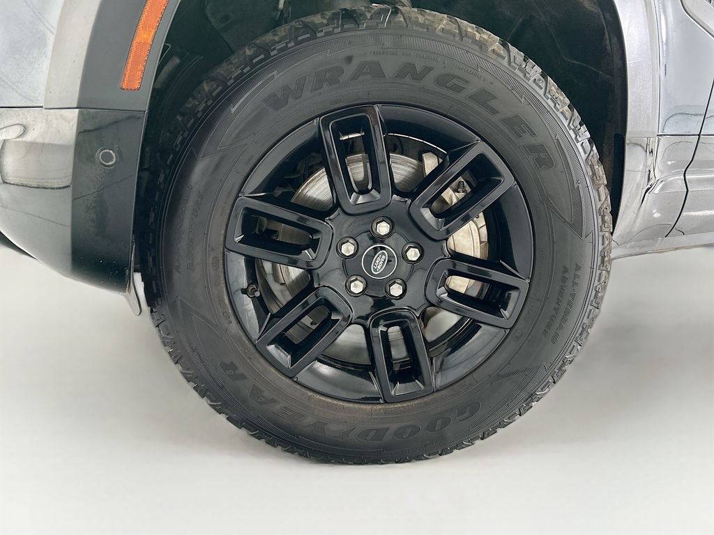 Used 2023 Land Rover Defender 110 X-Dynamic SE AWD/4WD image 29
