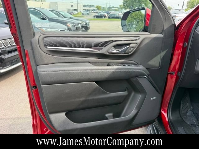 Used 2024 GMC Yukon Denali AWD/4WD image 12