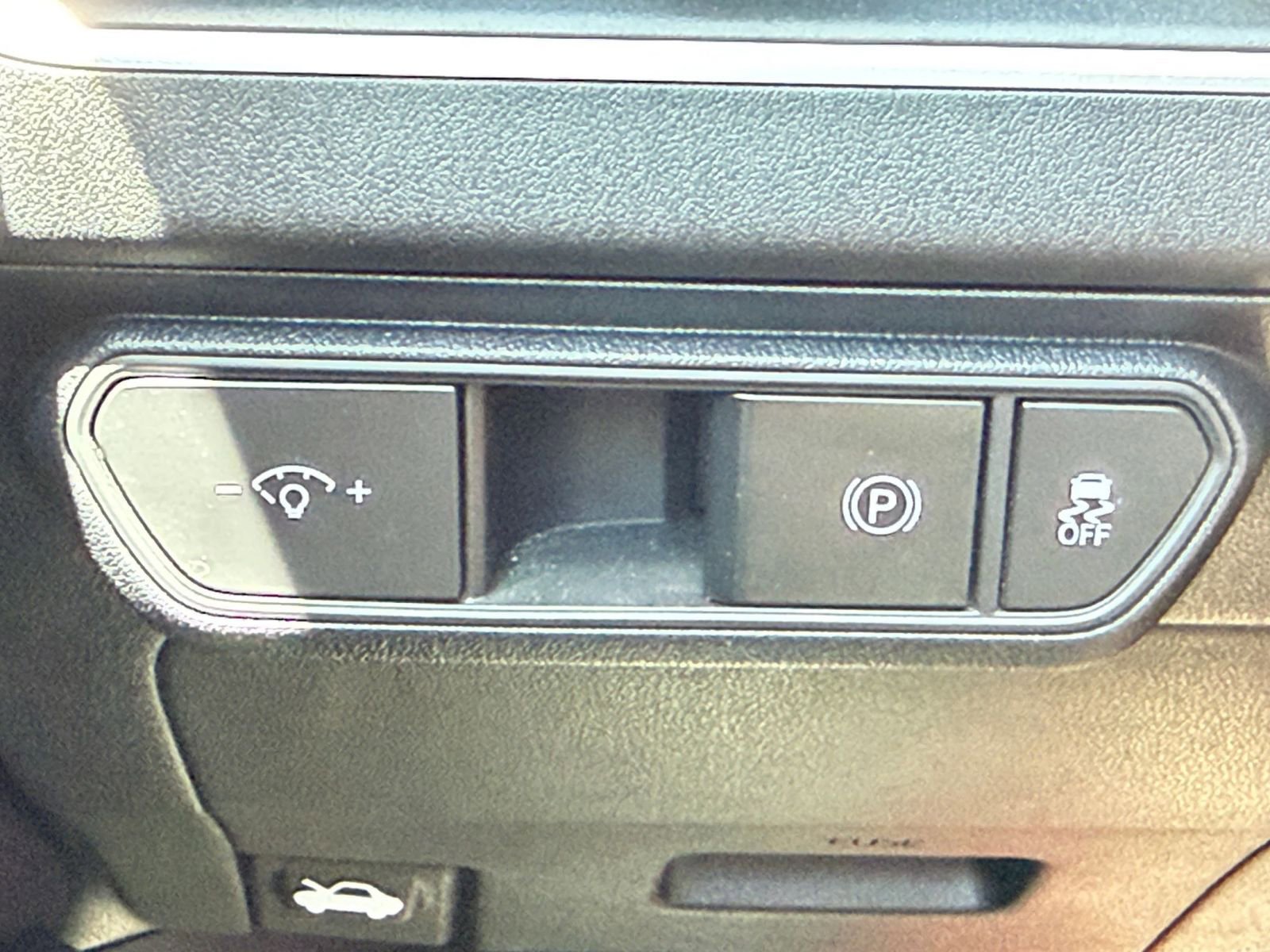 Used 2025 Kia K4 FWD image 32