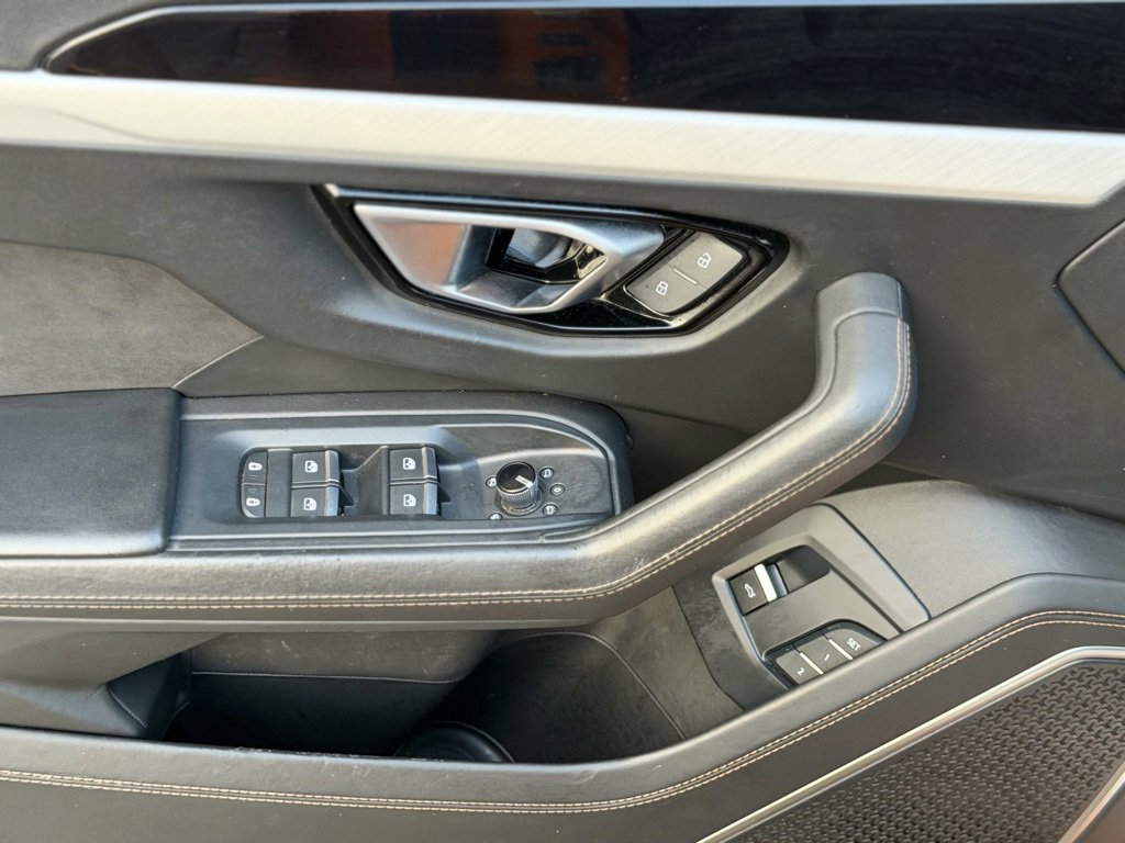 Used 2021 Lamborghini Urus image 30