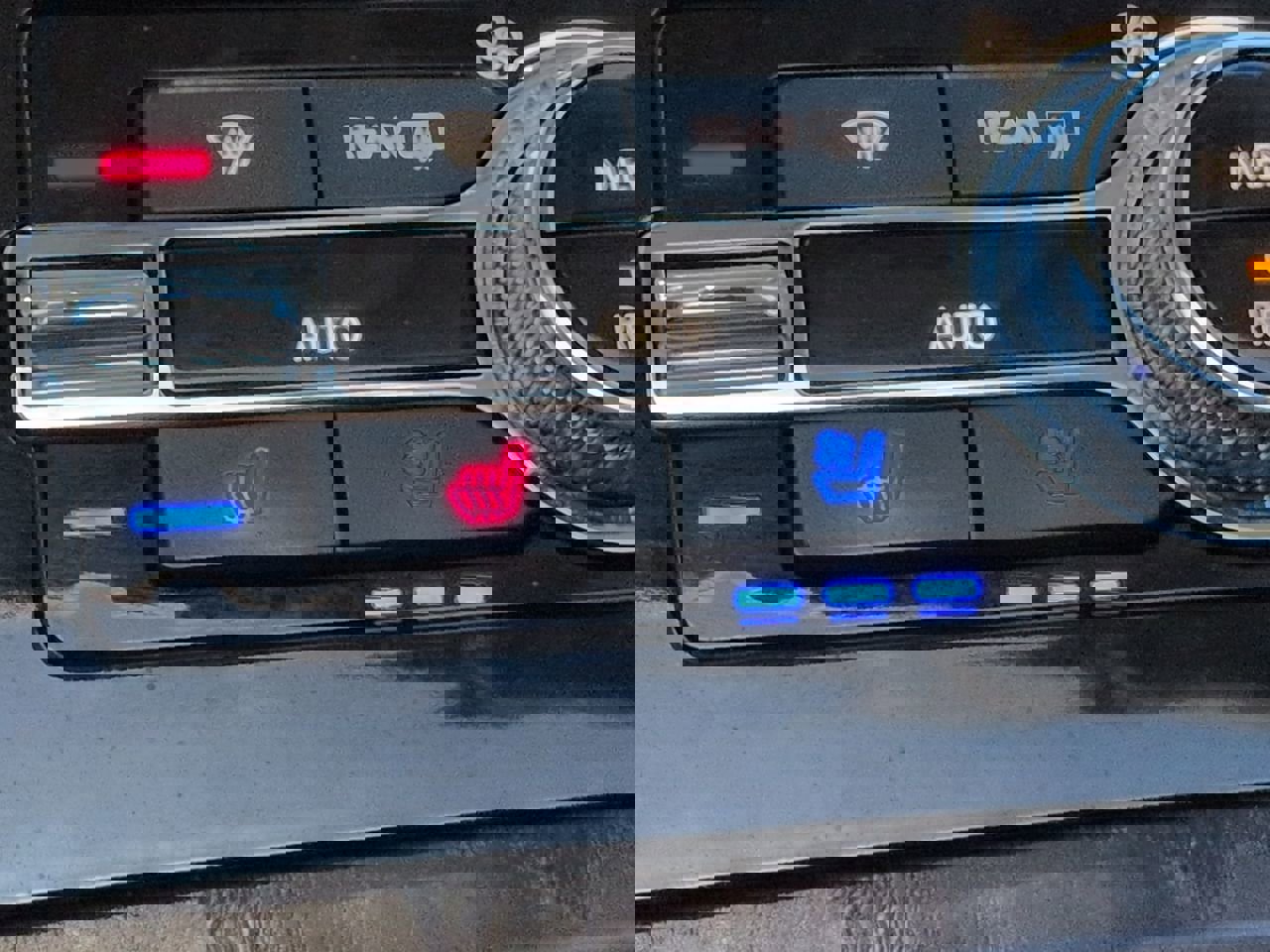 Certified 2023 Lincoln Navigator L Reserve image 24