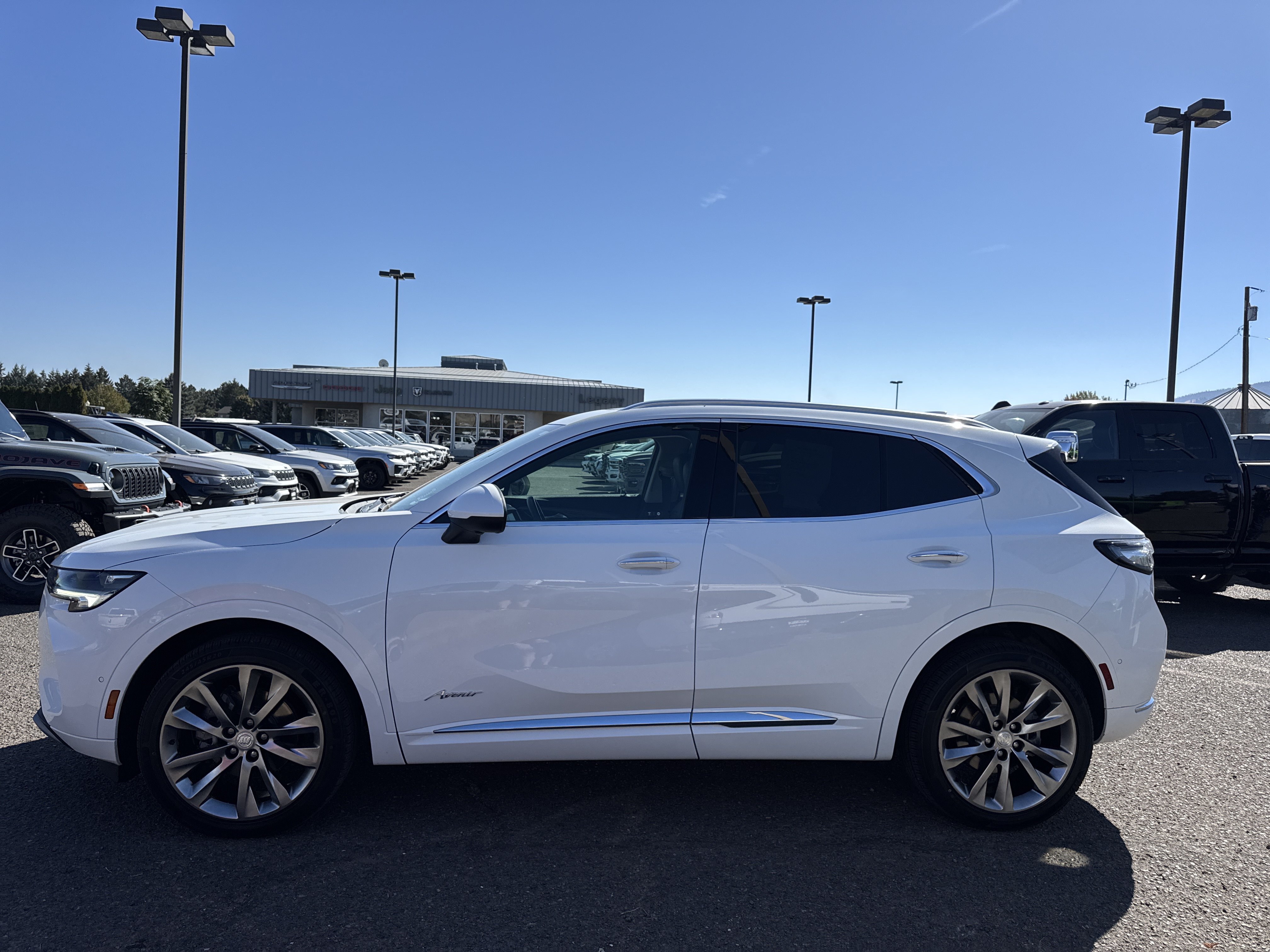 Used 2021 Buick Envision Avenir w/ Technology Package II AWD/4WD image 6