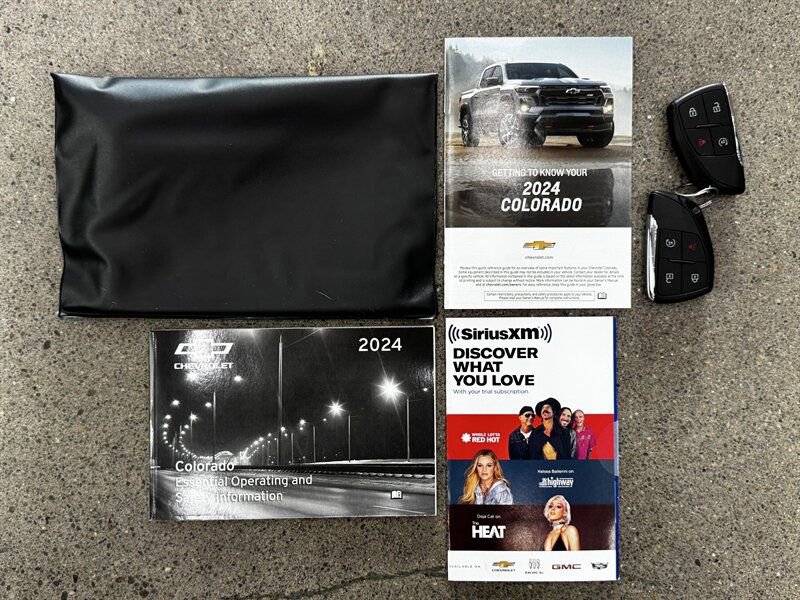 Used 2024 Chevrolet Colorado Z71 w/ Z71 Convenience Package 2 image 33