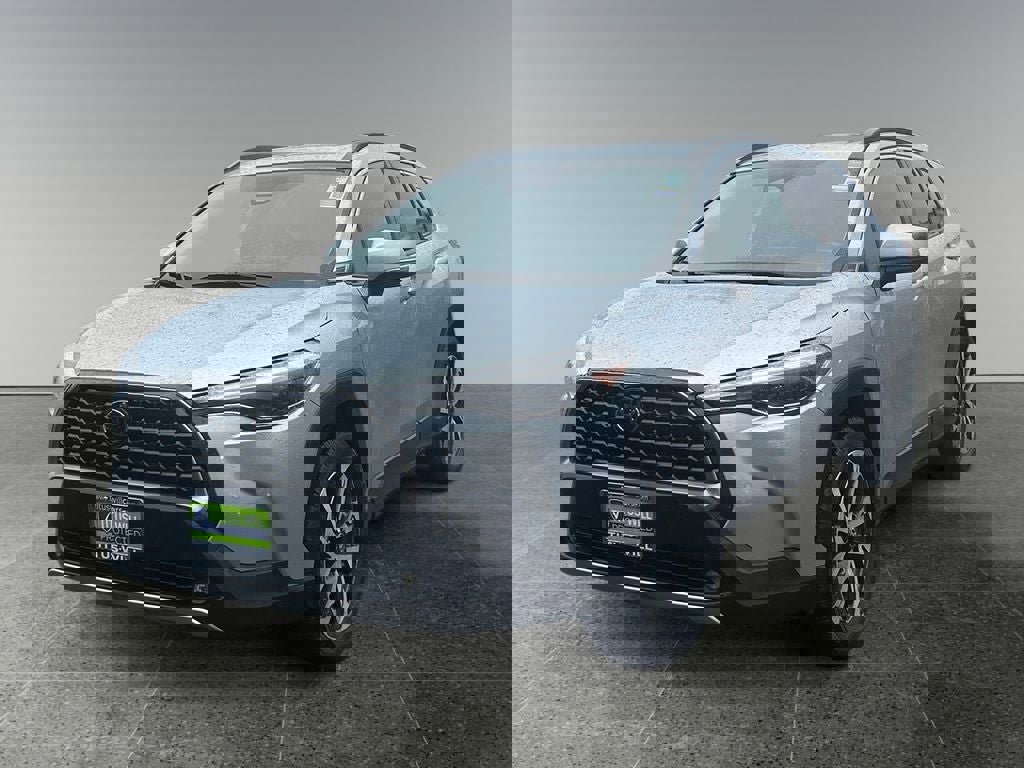 Used 2024 Toyota Corolla Cross XLE w/ Convenience Package image 3