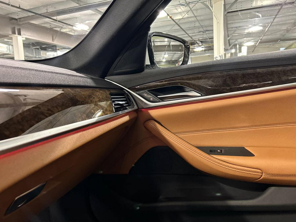 Used 2020 BMW 530i xDrive w/ Luxury Package AWD/4WD image 20