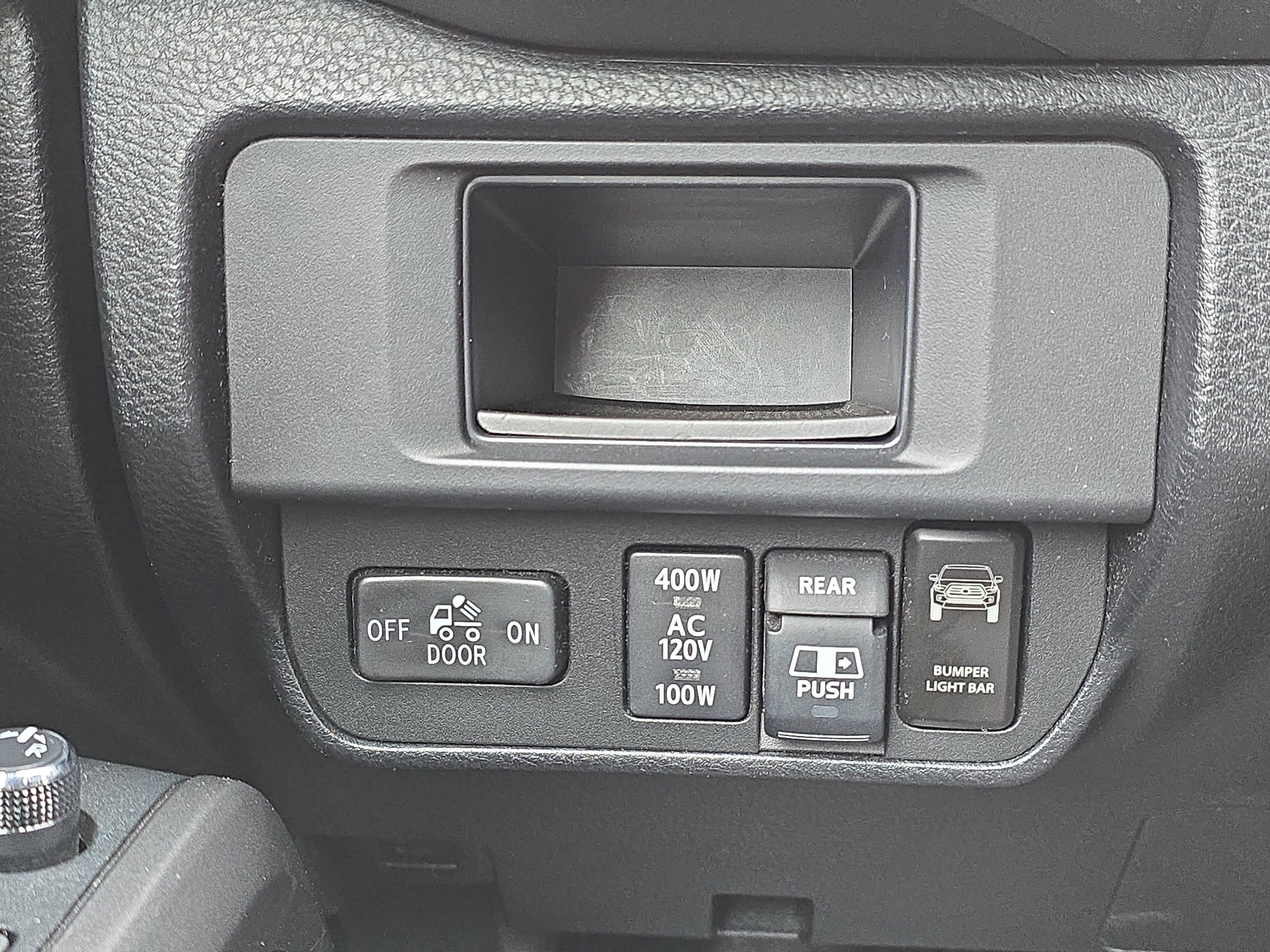 Used 2017 Toyota Tacoma TRD Sport image 23