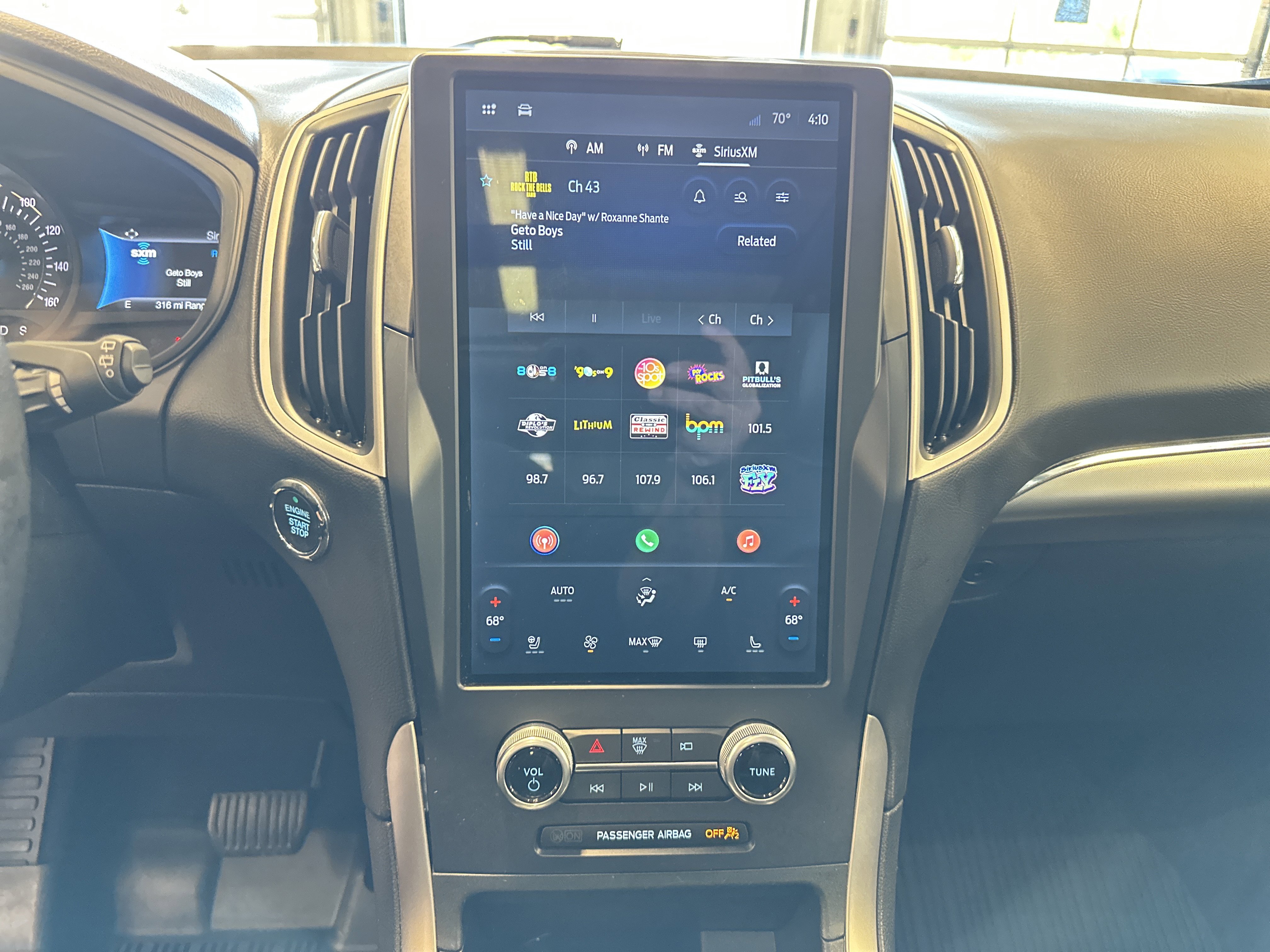 Certified 2022 Ford Edge SEL w/ Convenience Package image 3