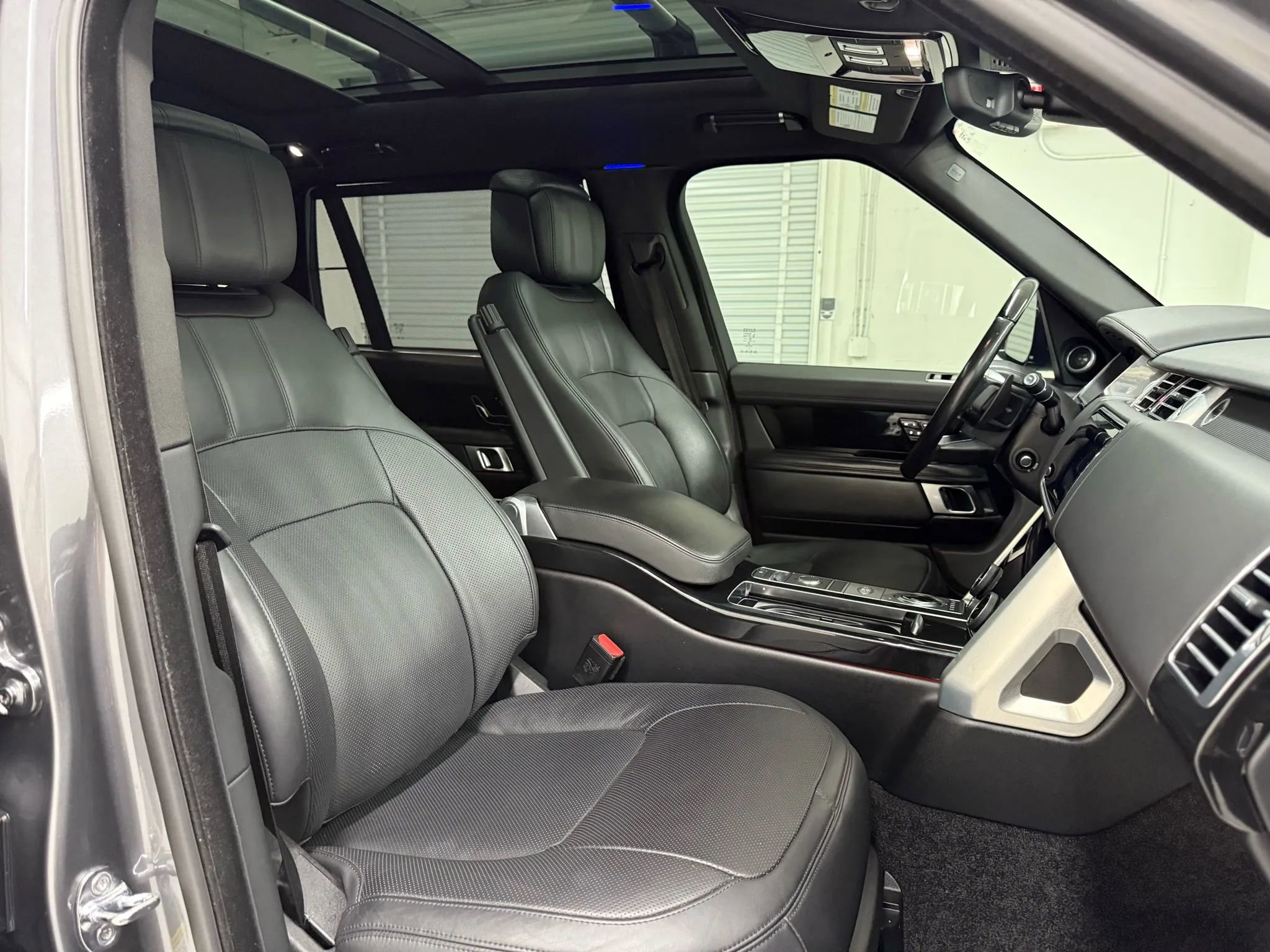 Used 2019 Land Rover Range Rover Long Wheelbase Supercharged AWD/4WD image 24