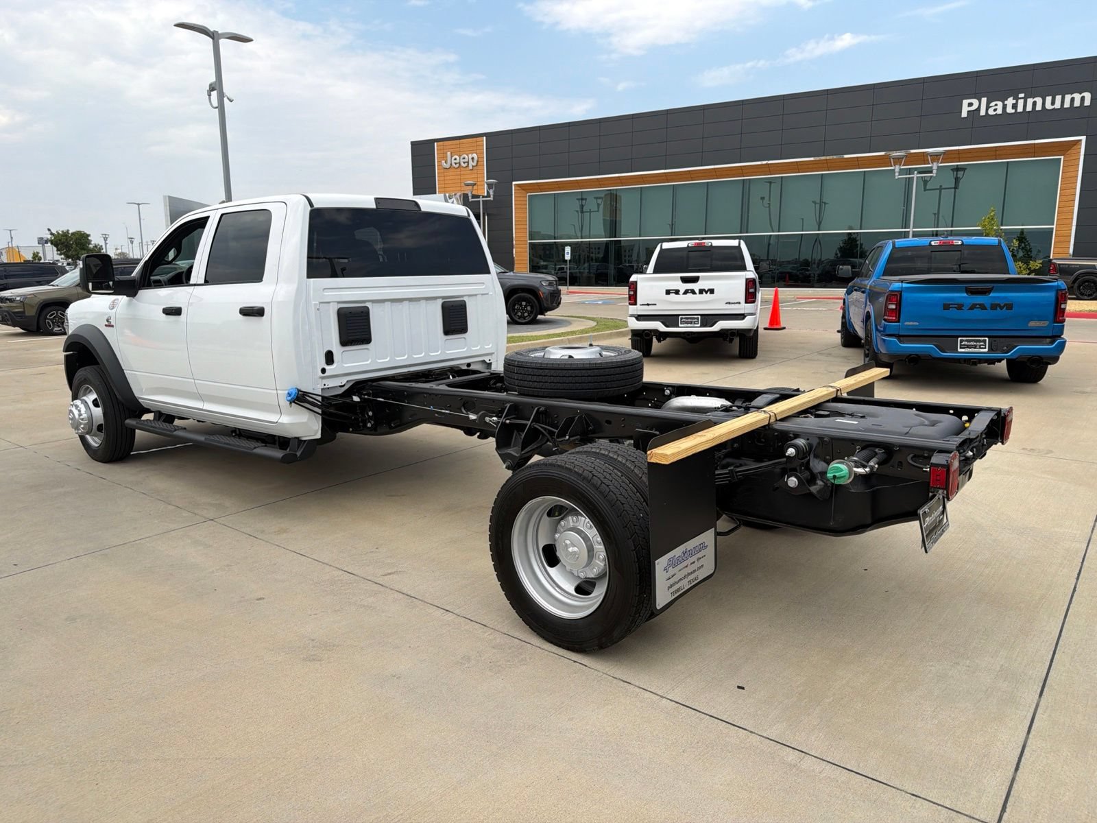 New 2027 RAM 4500 Tradesman w/ Chrome Appearance Group AWD/4WD image 3