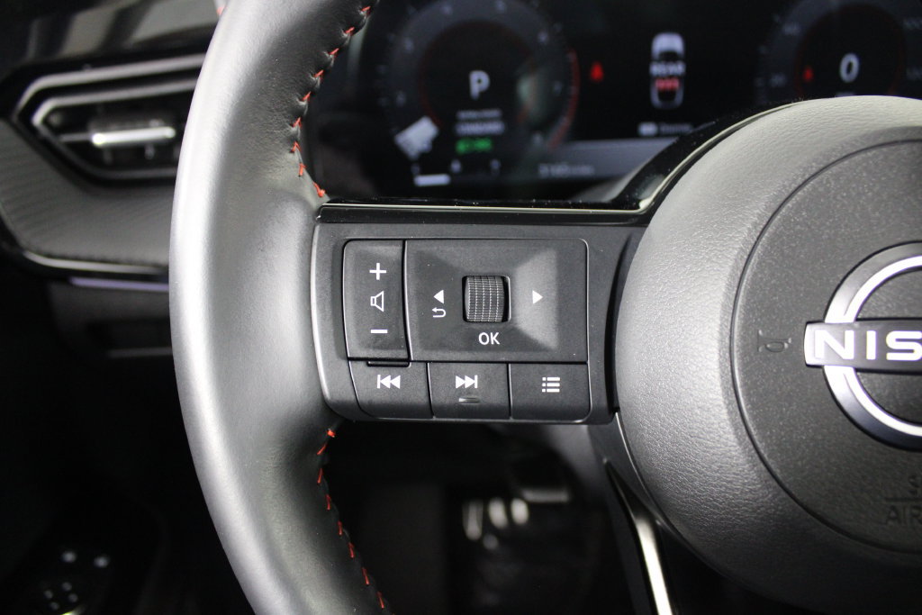 Certified 2025 Nissan Kicks SR FWD image 24