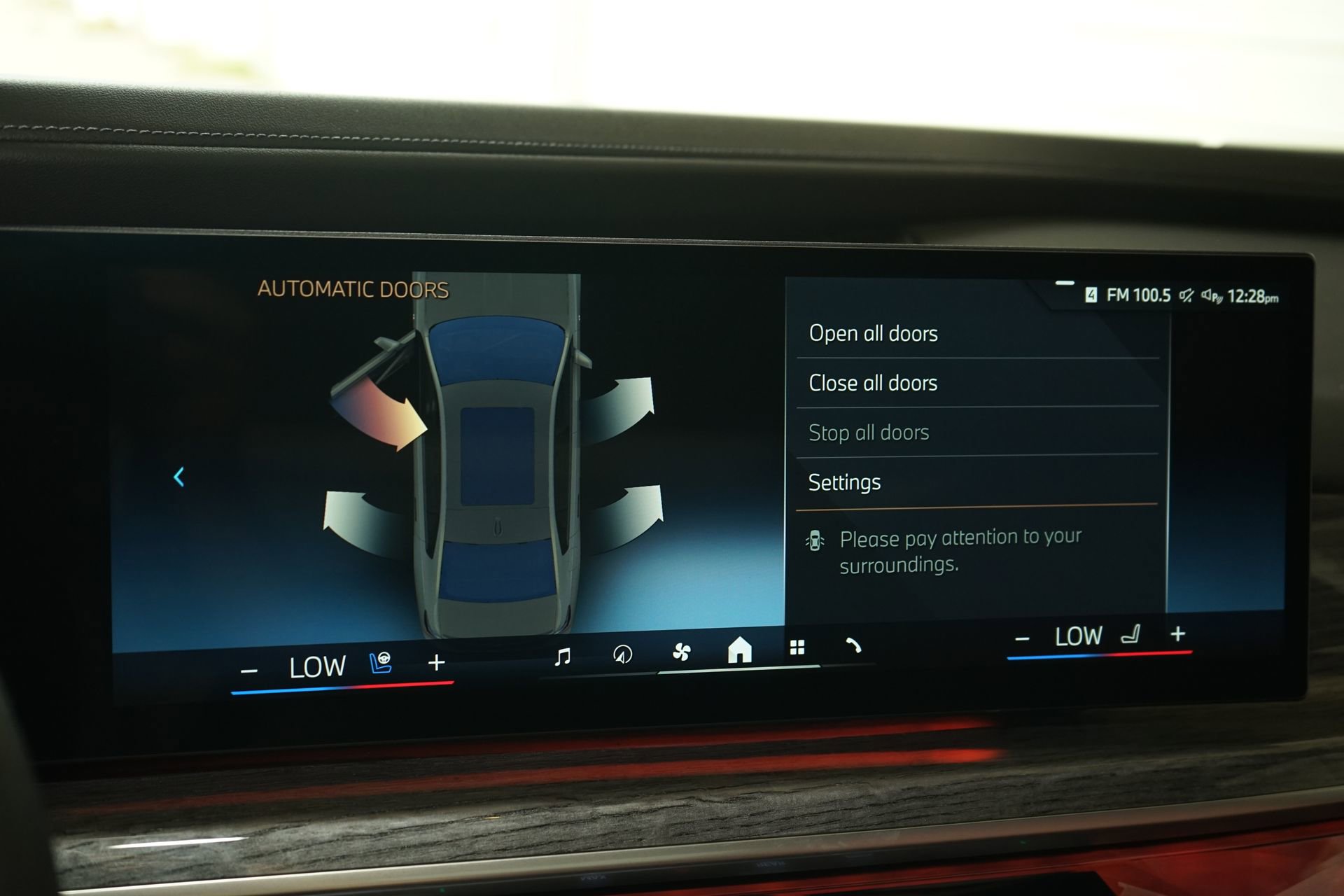 Used 2024 BMW 760i xDrive w/ Executive Package image 19