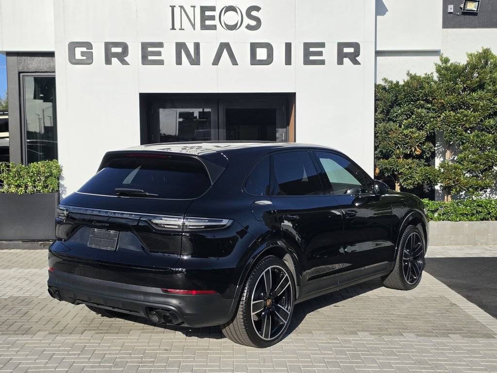 Used 2022 Porsche Cayenne Platinum Edition AWD/4WD image 3
