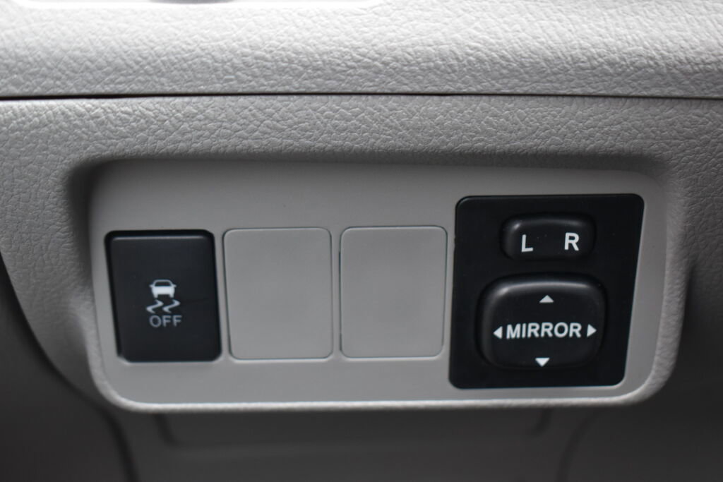 Used 2012 Toyota Corolla LE image 15