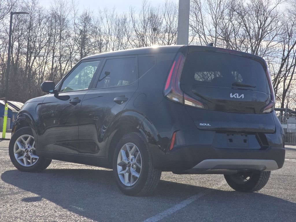 Used 2023 Kia Soul S image 13