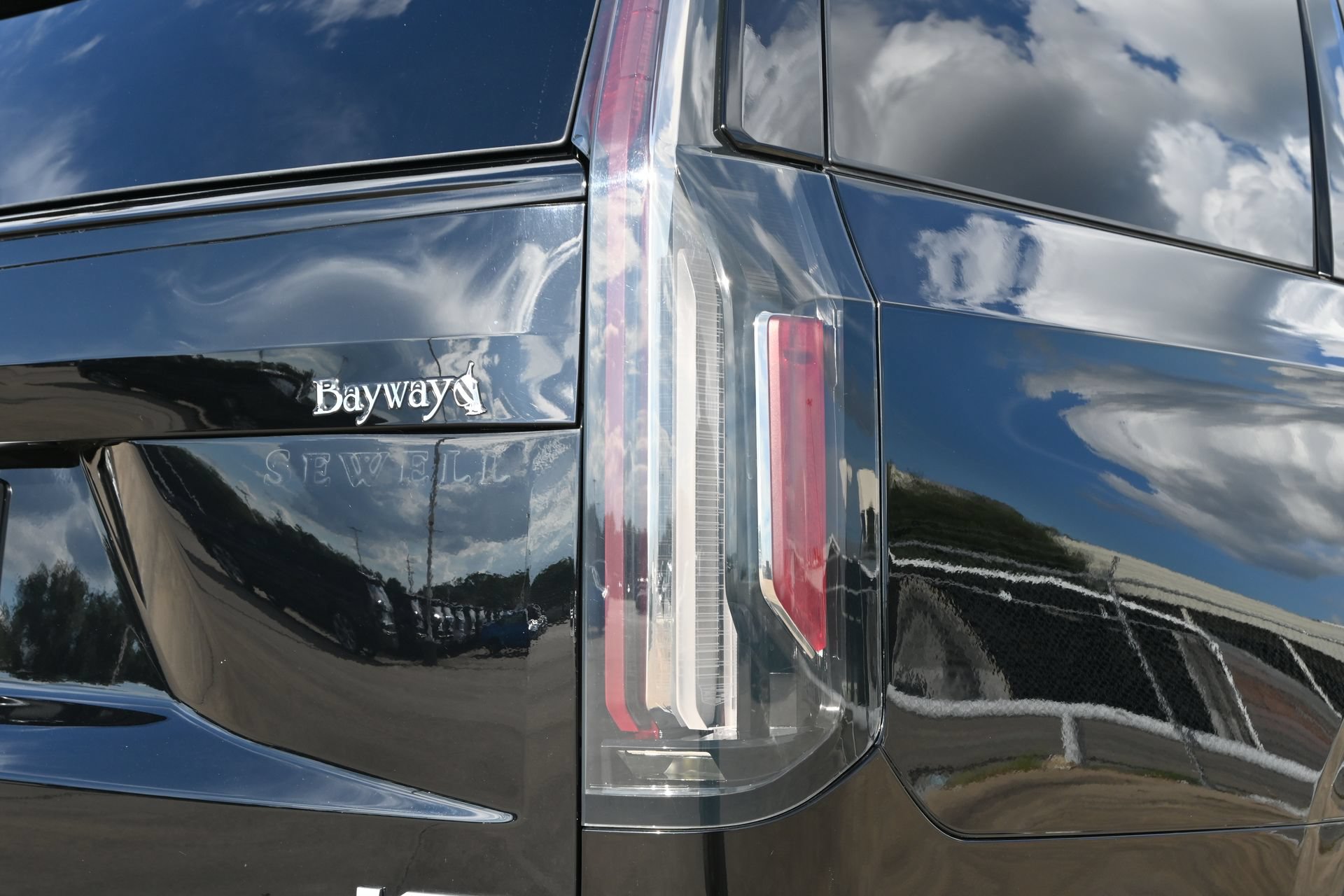Used 2023 Cadillac Escalade V AWD/4WD image 23