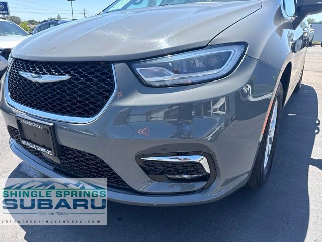 Used 2023 Chrysler Pacifica Touring-L FWD image 18