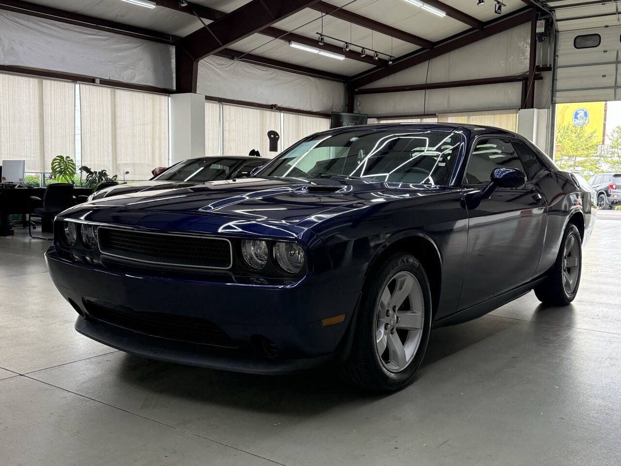 Used 2014 Dodge Challenger SXT RWD image 6