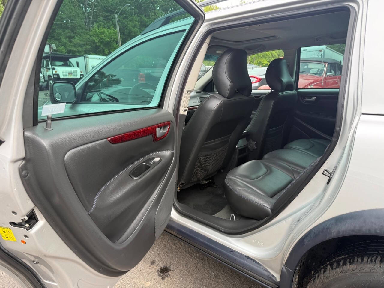 Used 2004 Volvo V70 AWD/4WD image 13