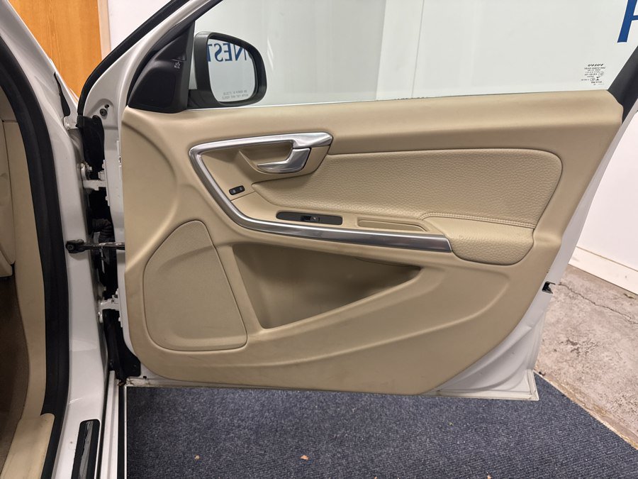 Used 2013 Volvo S60 T5 AWD/4WD image 18